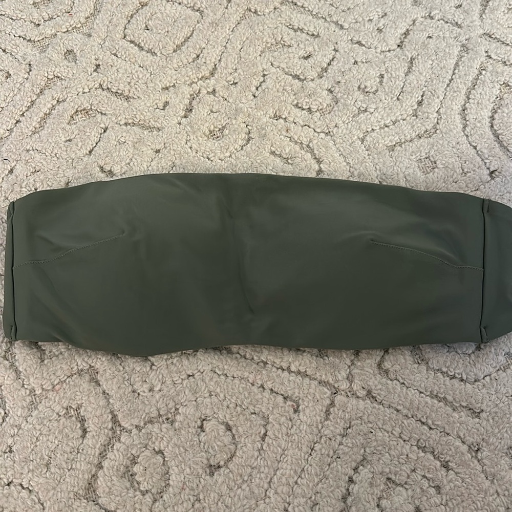 Green aerie strapless bandeau swim top. Size medium